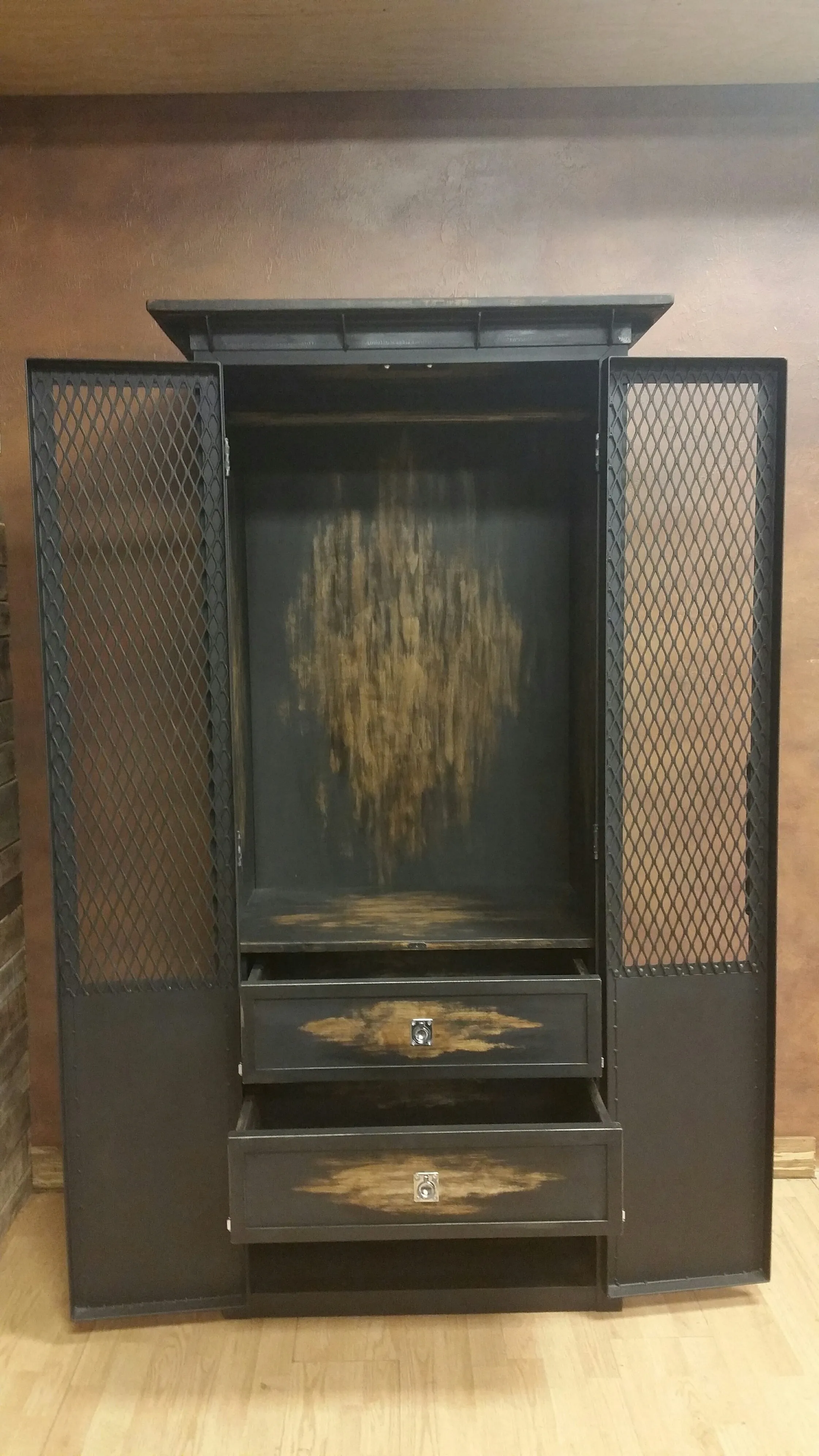 #047 - Club Locker "The Kent"