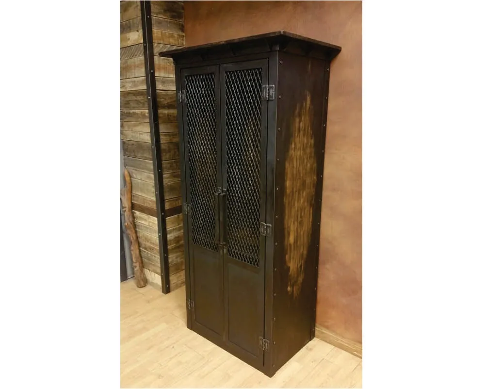 #047 - Club Locker "The Kent"